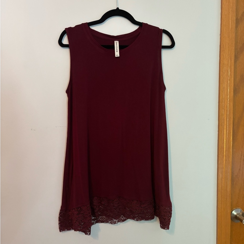 Burgundy Sleeveless Tank Top with Lace